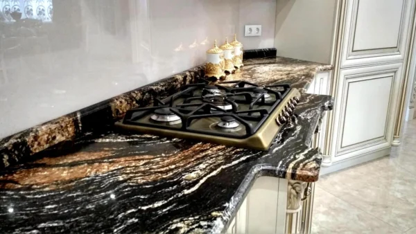 Класична кухня зі стільницею з граніту Golden Thunder_5