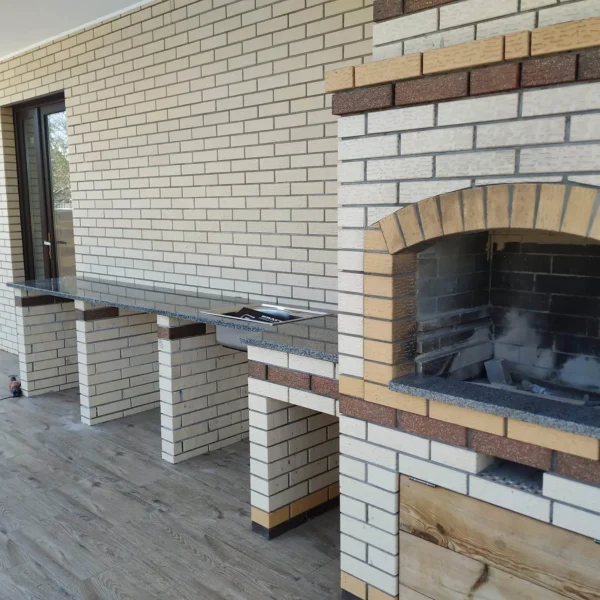 Гранітна стільниця для вуличної кухні з мангалом