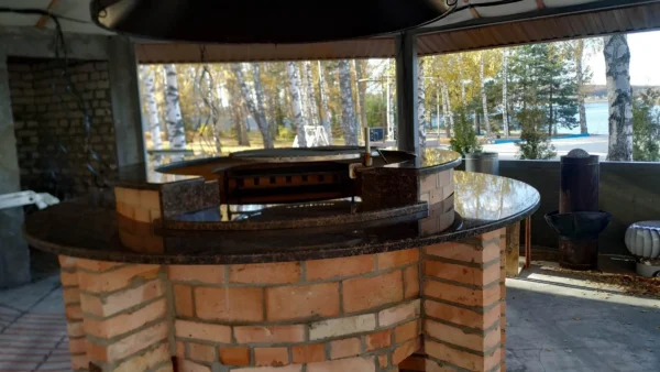 Тандир з натурального каменю в альтанці для барбекю_1