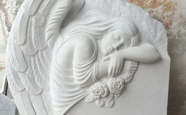 Скульптури та барельєфи