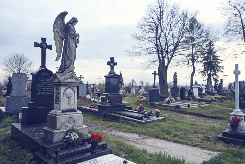 Корисні поради щодо вибору кам’яних виробів для дому, подвір’я та меморіалу 