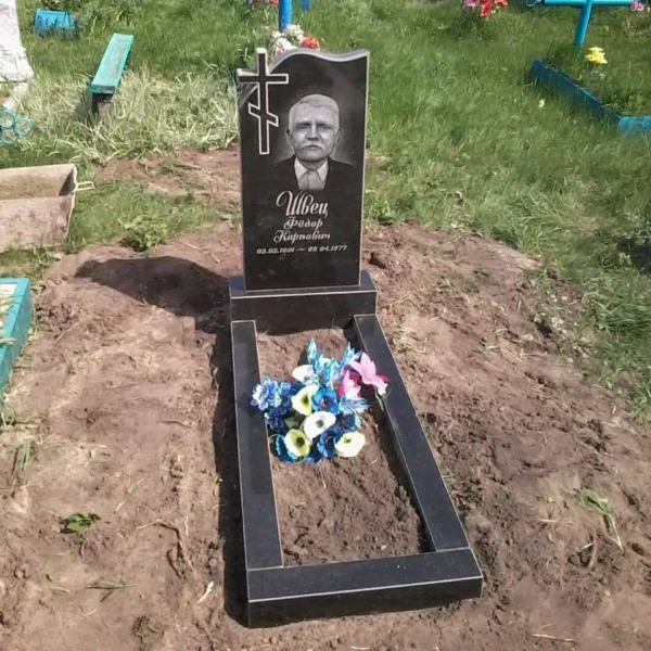 пам'ятник з граніту гарбо